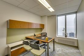 Carr Workplaces - Aon Center