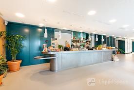 SPACES | La Defense, Cours Valmy