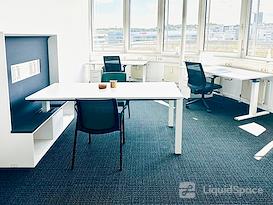 HQ | Stuttgart, HQ Offisto