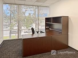 Regus | CA, Woodland Hills - Ventura Blvd.