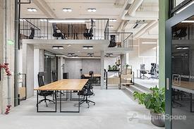 Puzl CowOrKing Budapest