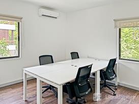 HQ | Santiago, Luis Carrera