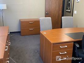 580 Executive Center