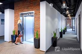 HQ | ROISSY HQ, Airport