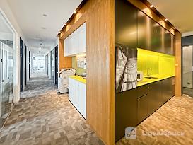 Regus | Wuhan, Boss Will