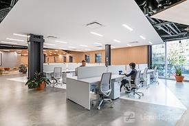 SPACES | BC, Vancouver - Green Lamp