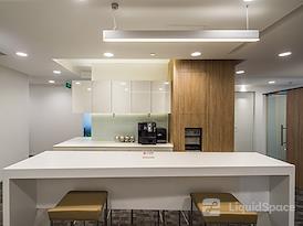 Regus | Shanghai, The Hub