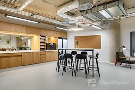 Regus | City North West Place