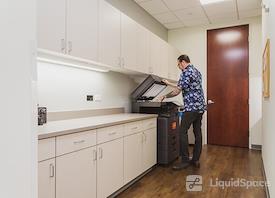 Office Evolution - Golden