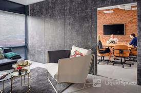 HQ | ROISSY HQ, Airport