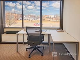 HQ | MI, Lansing – West Lake Lansing