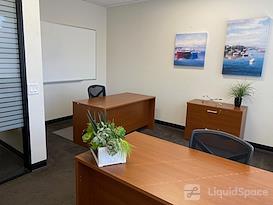 580 Executive Center