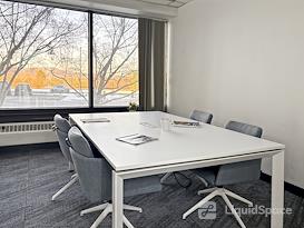 Regus | Hampton - Frontage Rd