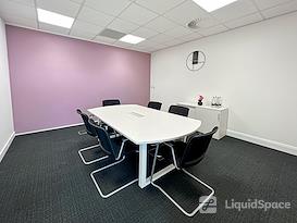 Regus | Leicester Grove Park