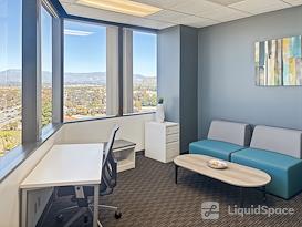 Regus || TOPA Financial Plaza