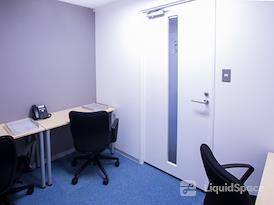 Regus | Osaka, Keihan Yodoyabashi (Open Office)
