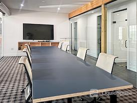 HQ | PA, Philadelphia - Snyder Avenue