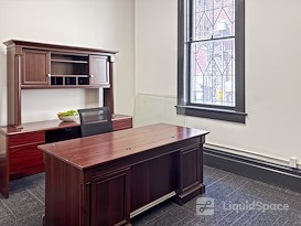 Regus | CA, Visalia - S Church St