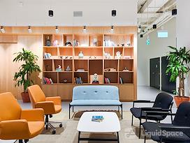 SPACES | BC, Surrey - Spaces King George Hub