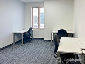 Regus | Champaign ‚Äì N. Randolph St