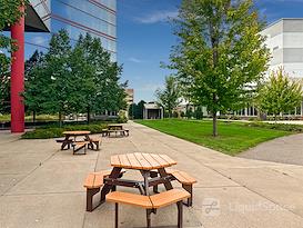 Regus | MN, Brooklyn Center - N Summit Dr