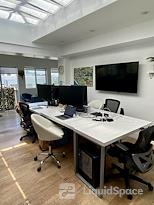 Creative Space on Main St. 2 blocks from the beach