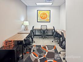 Regus | Brownsboro Crossing