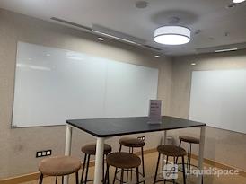 WeWork Krishe Emerald