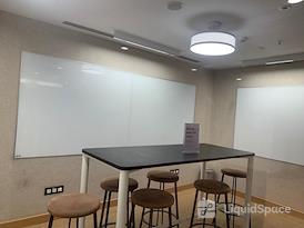 WeWork Krishe Emerald