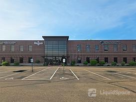 Regus || WI, Eau Claire - Oakwood Mall Dr