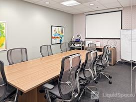 Regus || Marina Village