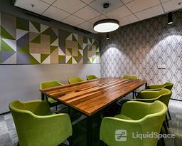 HQ | ROISSY HQ, Airport