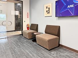 HQ | IL, Naperville - Wall St