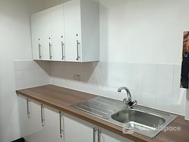 Regus || TOPA Financial Plaza