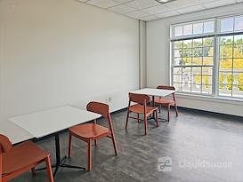 Regus | NC, Greensboro - Weybridge Ln