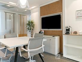 HQ | Bordeaux Merignac Airport