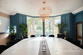 Wizu Workspace | Royal House