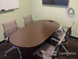 580 Executive Center