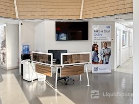 HQ | IL, Grayslake - N Atkinson Rd