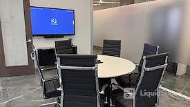 iQ Offices | 250 University Ave.