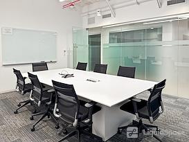 SPACES | IL, Chicago-  1 N State Street