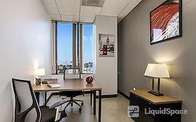 Regus || Commerce Corporate Center