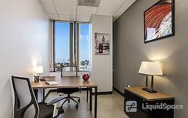 Regus || Commerce Corporate Center
