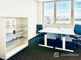 HQ | Stuttgart, HQ Offisto