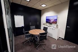 CorporateCubes.Co - 333 Collins