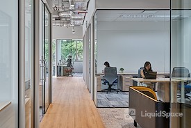 WeWork | Spacemob Claymore