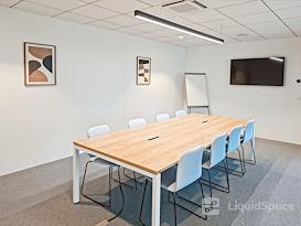 Regus | Bourges, Charles Pathé