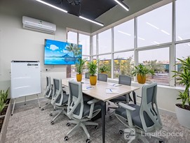 Hayez Coworking Space - حيز
