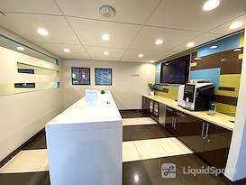 Regus || 1901 Avenue of the Stars