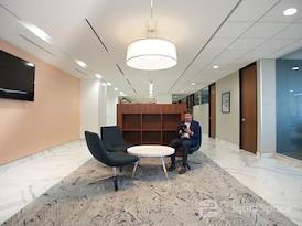 Regus || 50 California Street